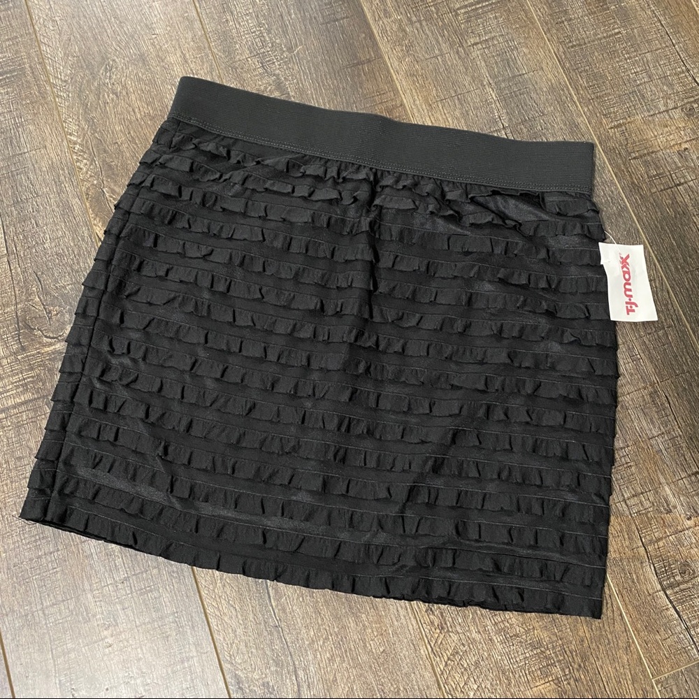 One Clothing Black Ruffled Mini Stretchy Skirt New With Tags Size Large